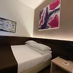 Carlton Otel Ferrara