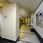 Carlton Otel Ferrara