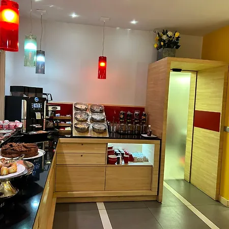 卡尔顿酒店 3* 费拉拉