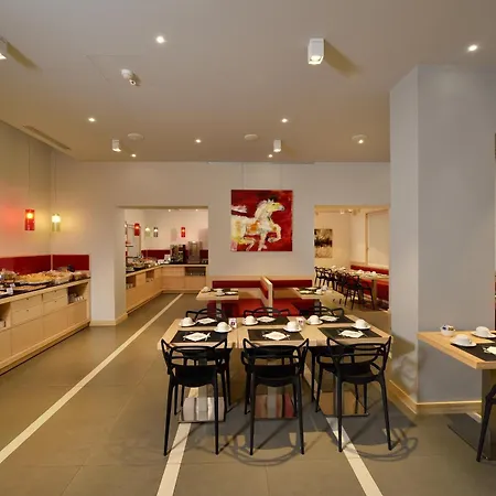 卡尔顿酒店 3* 费拉拉