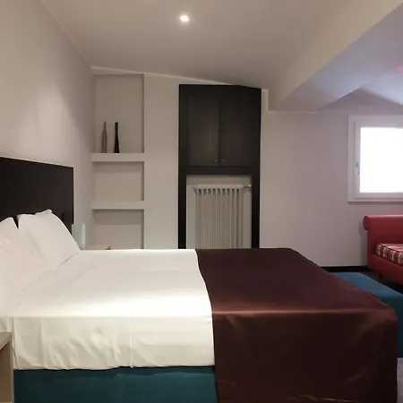Carlton 3* Ferrare