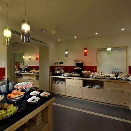 Carlton Hotel