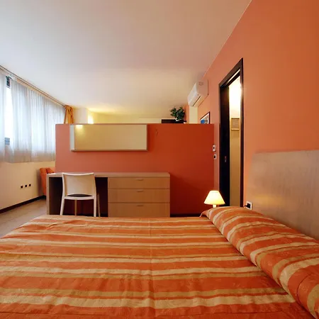Carlton Hotel 3*