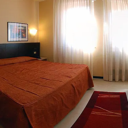 Carlton Hotel