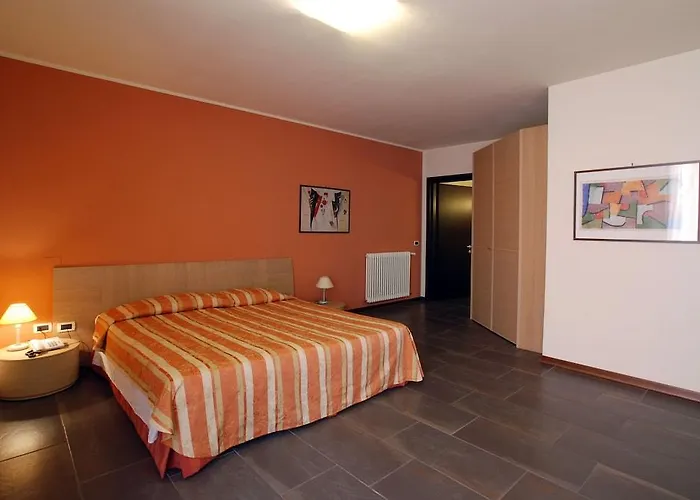 Ξενοδοχείο Carlton Φεράρα