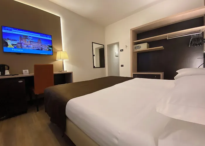 Carlton Hotel 3*
